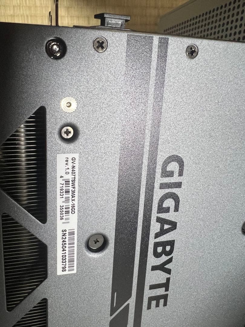 グラフィックボード・グラボ・ビデオカード GIGABYTE GEFORCE RTX 4070 Ti Super 16Gb