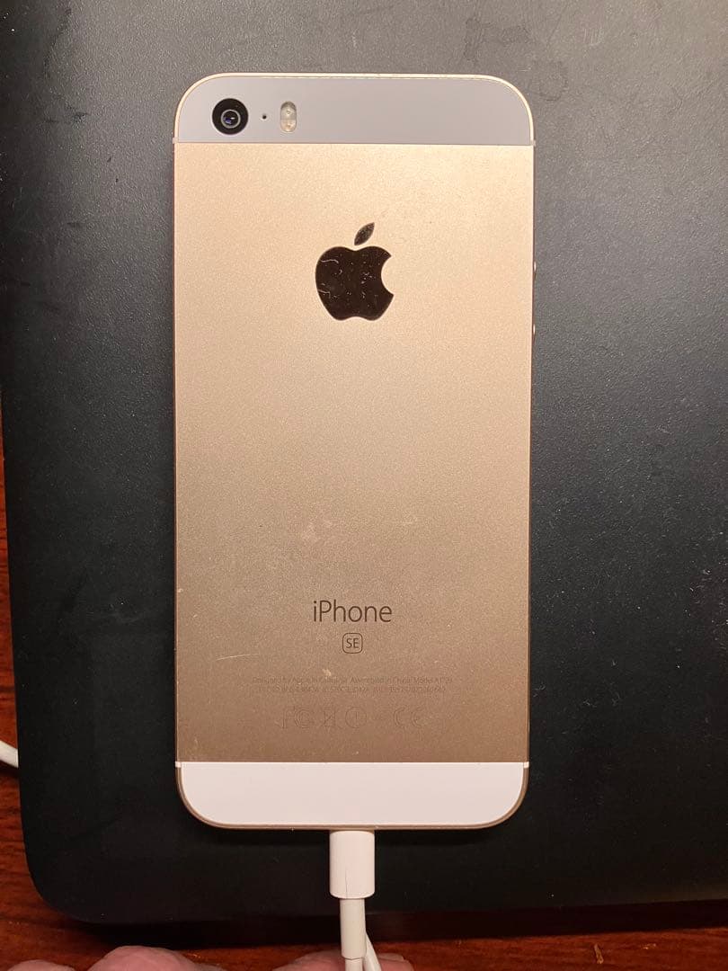 Apple iPhone SE ゴールド 64GB