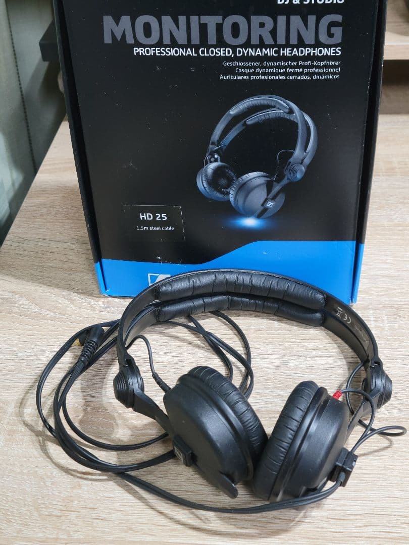 ヘッドホン Sennheiser HD 25