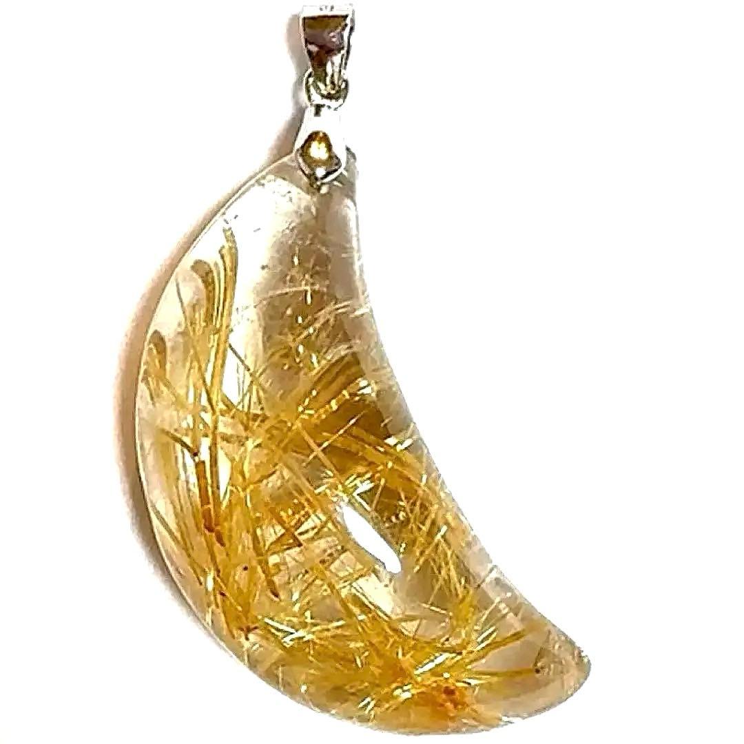 破格値❤️高品質ゴールデンルチルクォーツ　月のペンダント　タイチンルチル