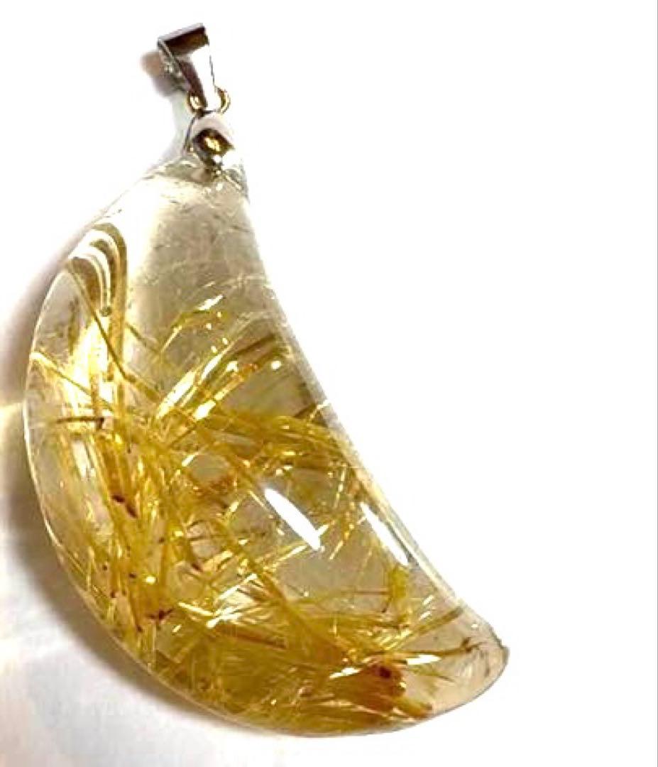 破格値❤️高品質ゴールデンルチルクォーツ　月のペンダント　タイチンルチル