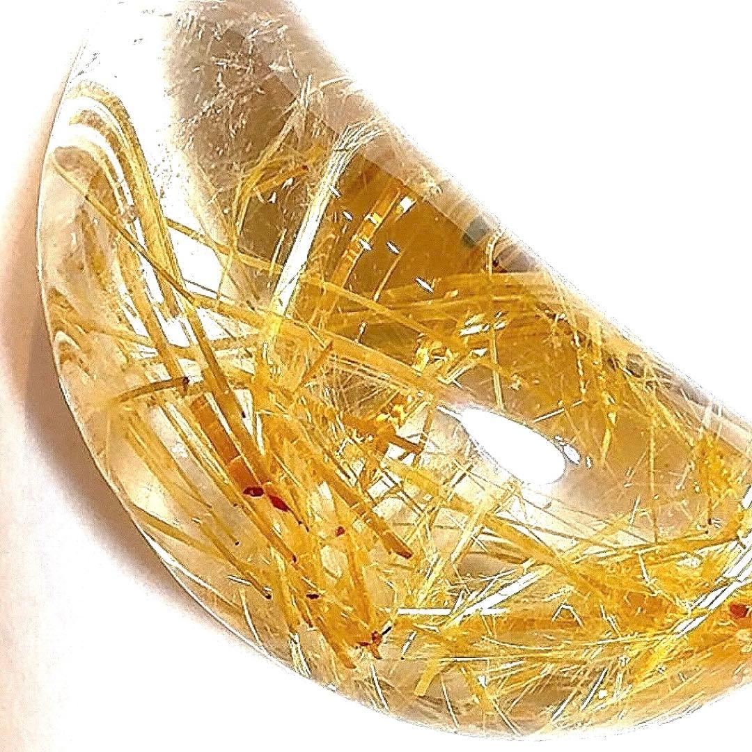 破格値❤️高品質ゴールデンルチルクォーツ　月のペンダント　タイチンルチル