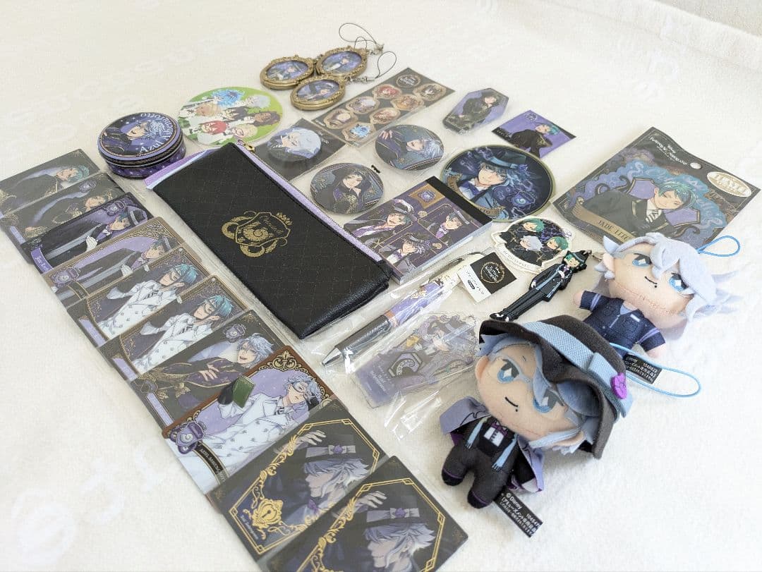 ツイステッドワンダーランド オクタヴィネル寮まとめ売り