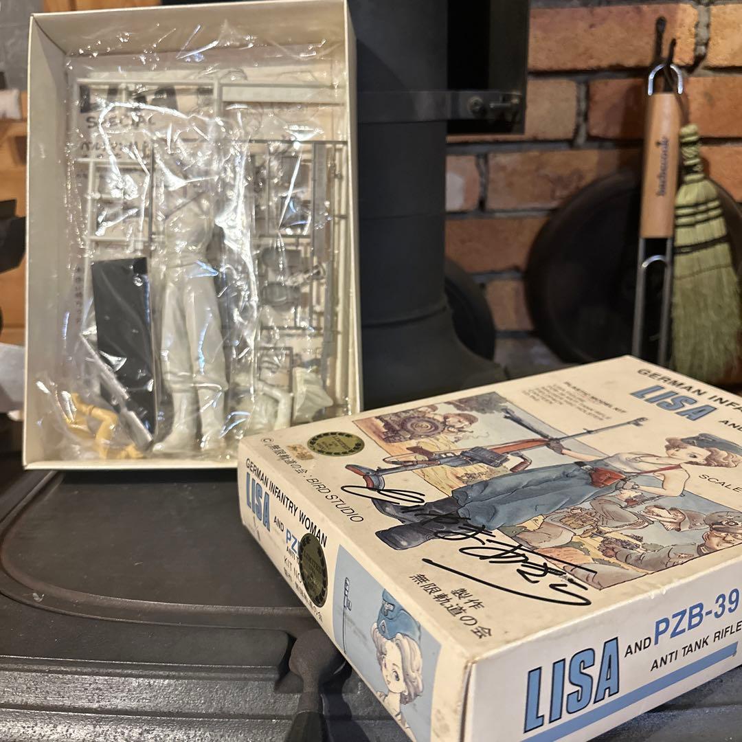 鳥山明サイン入りLISA AND PZB-39 プラモデル