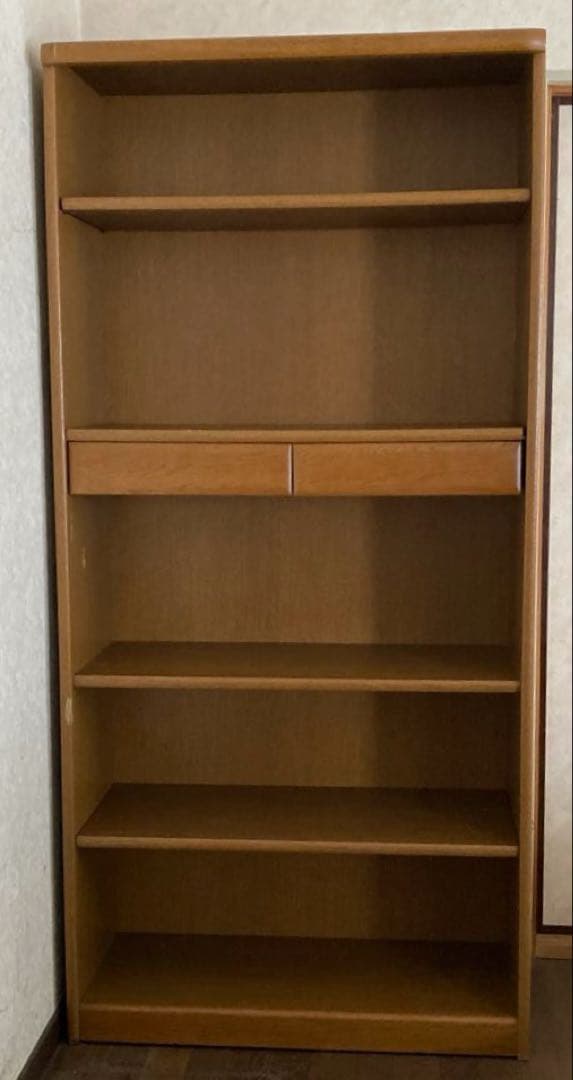 昭和レトロな大型の本棚　木製　引き出し付き ブラウン