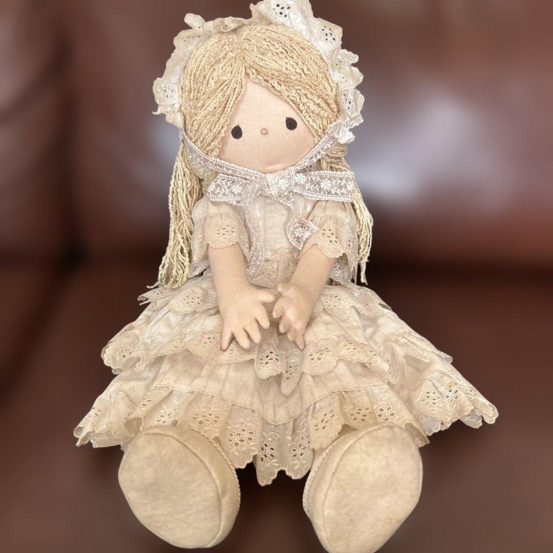 ♪米山京子風☆アイボリーのレースドレス☆抱き人形♪