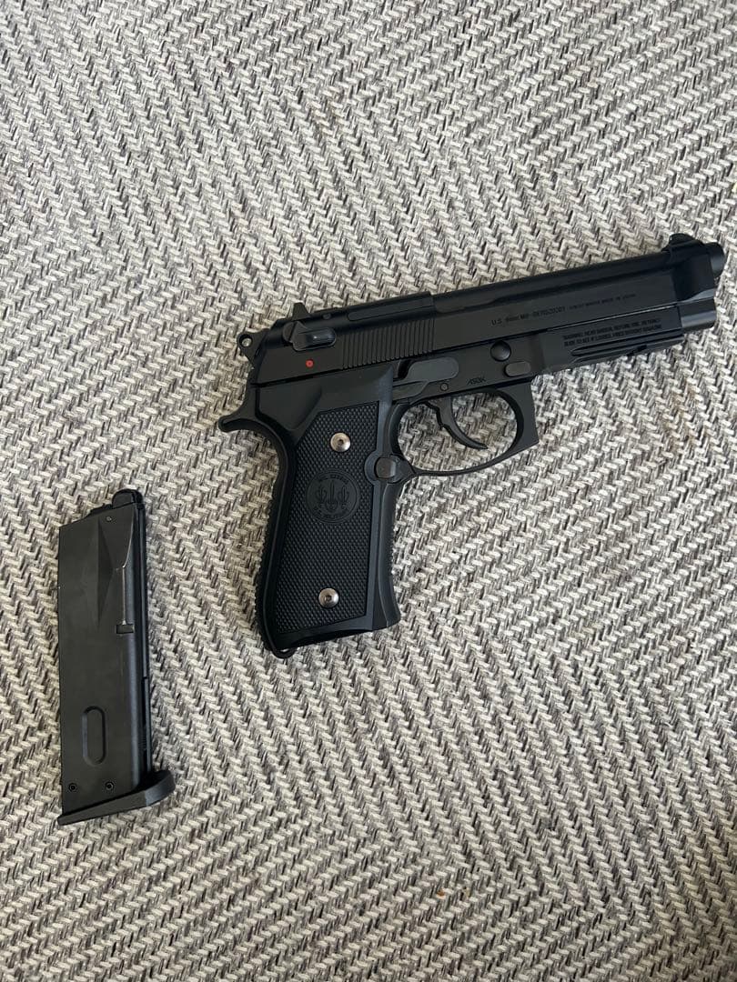 M9A1 マガジン、BlackHawkホルスター付き