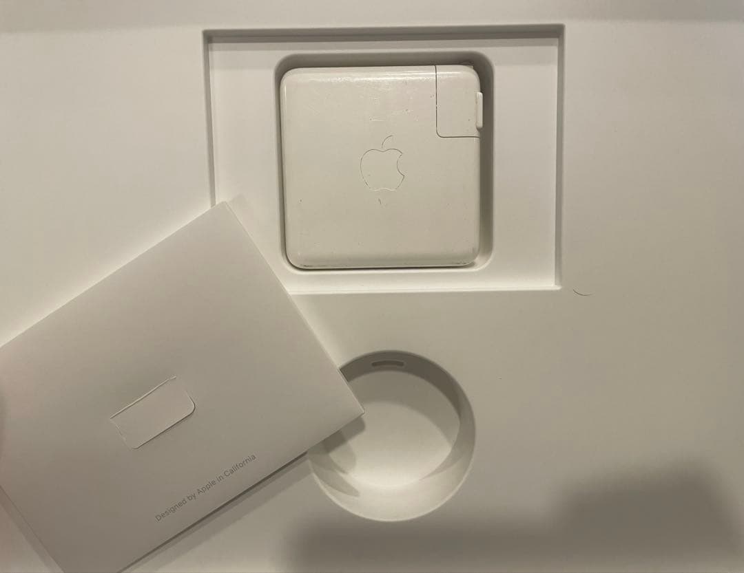 MacBook Pro 15インチ　充放電回数34回 2018 US