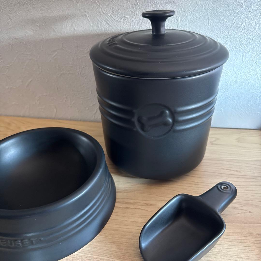 ルクルーゼ ペットフード コンテナー &ペットボールM マット 黒 レア