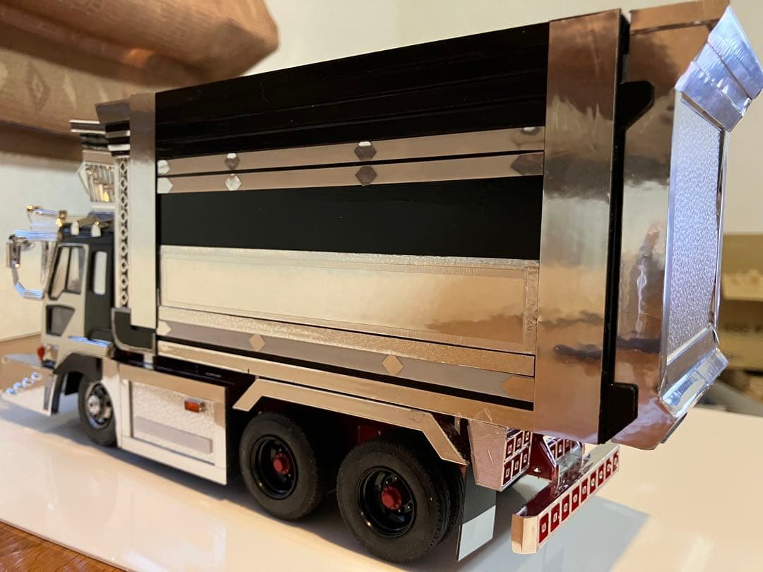 デコトラ、アオシマ、ザ•グレートデカ箱ダンプ1／32完成品