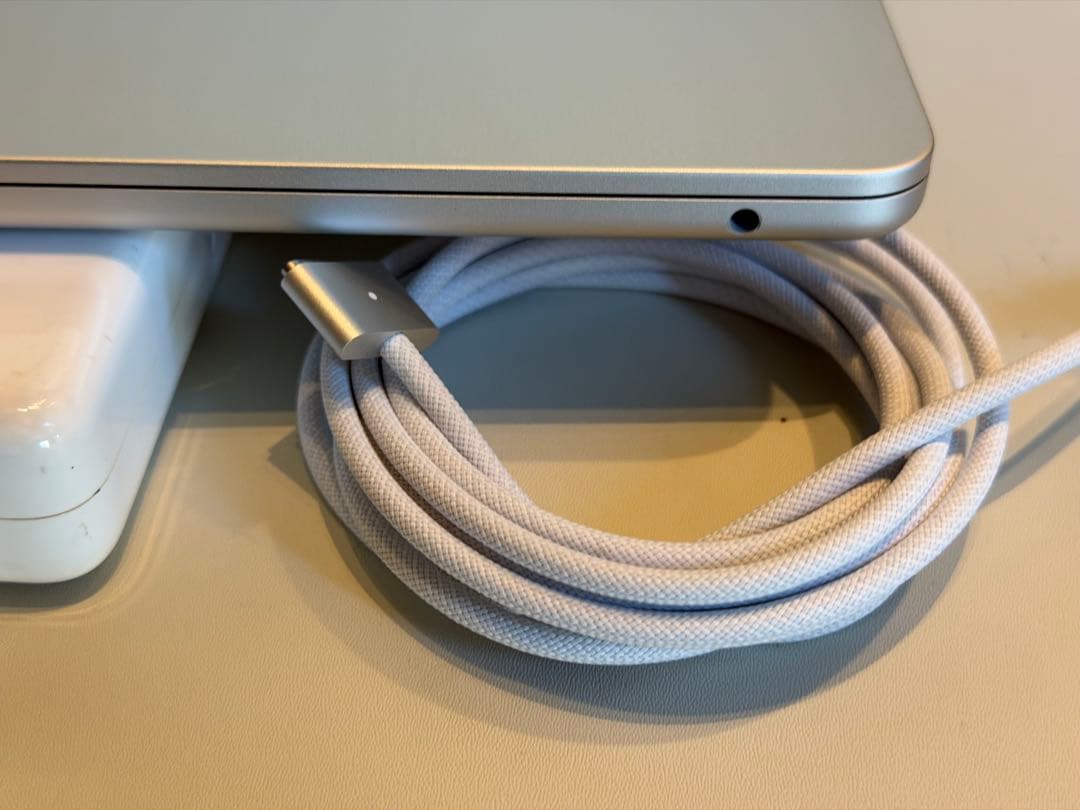 ほぼ新品MacBook Air 13.6インチ M3 16GB US