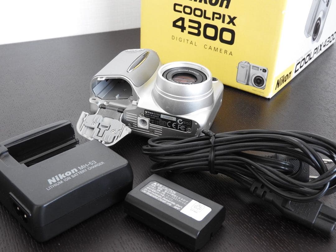 Nikon COOLPIX 4300 シルバー ニコン コンパクトデジタルカメラ