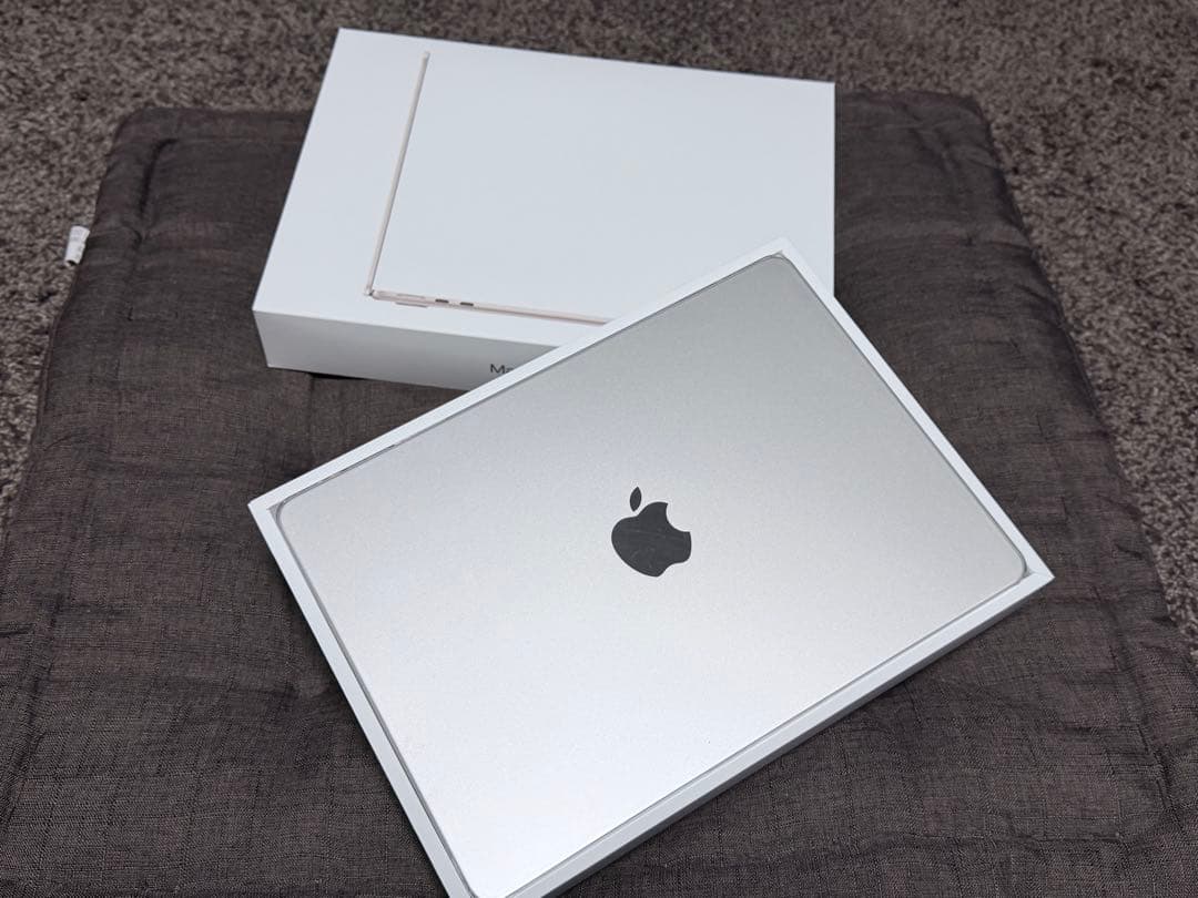 MacBook Air （2025）M4 13インチ　スターライト