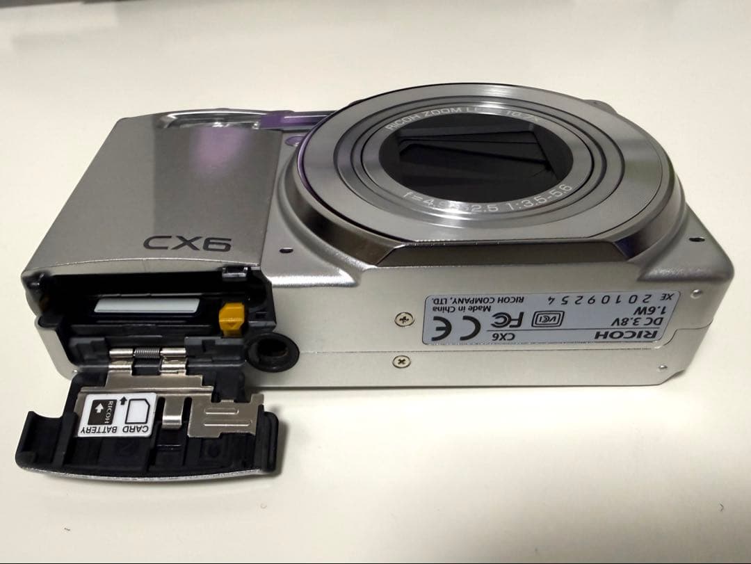 美品 RICOH CX6 コンパクトデジタルカメラ