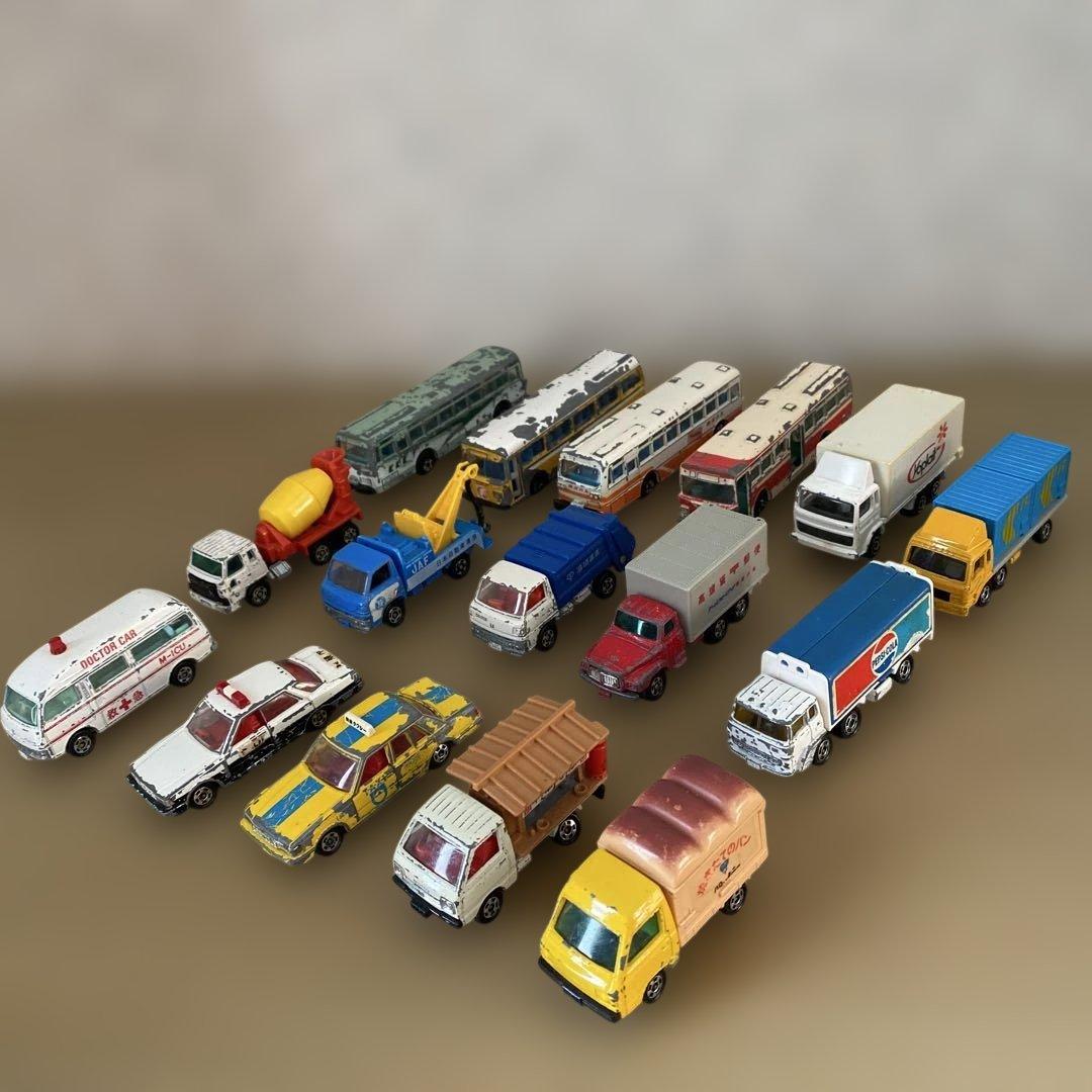 '80s〜'90s トミカ 働く車12台＆ダイカ　バス4台 日本製
