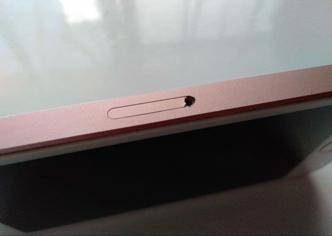 iPhone SE 32GB SIMフリー本体