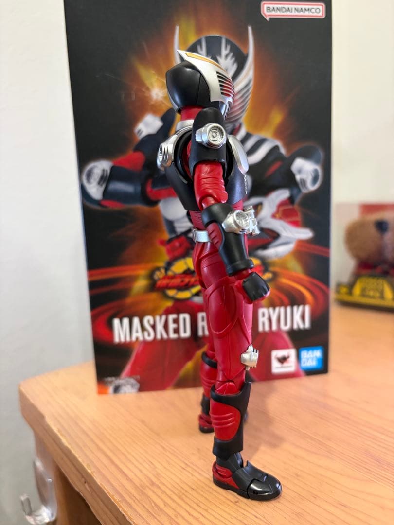 Shf真骨彫製法仮面ライダー龍騎　オリジナルスリーブ付き