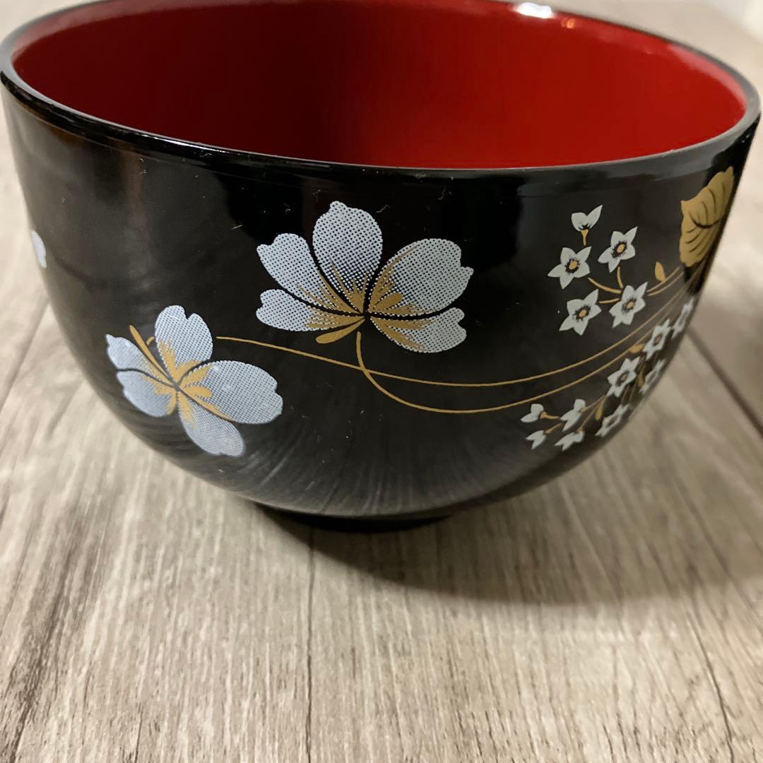 E-1 【未使用】汁椀 5客セット お碗 黒塗り 朱塗り 色違い花柄和食器箱入り