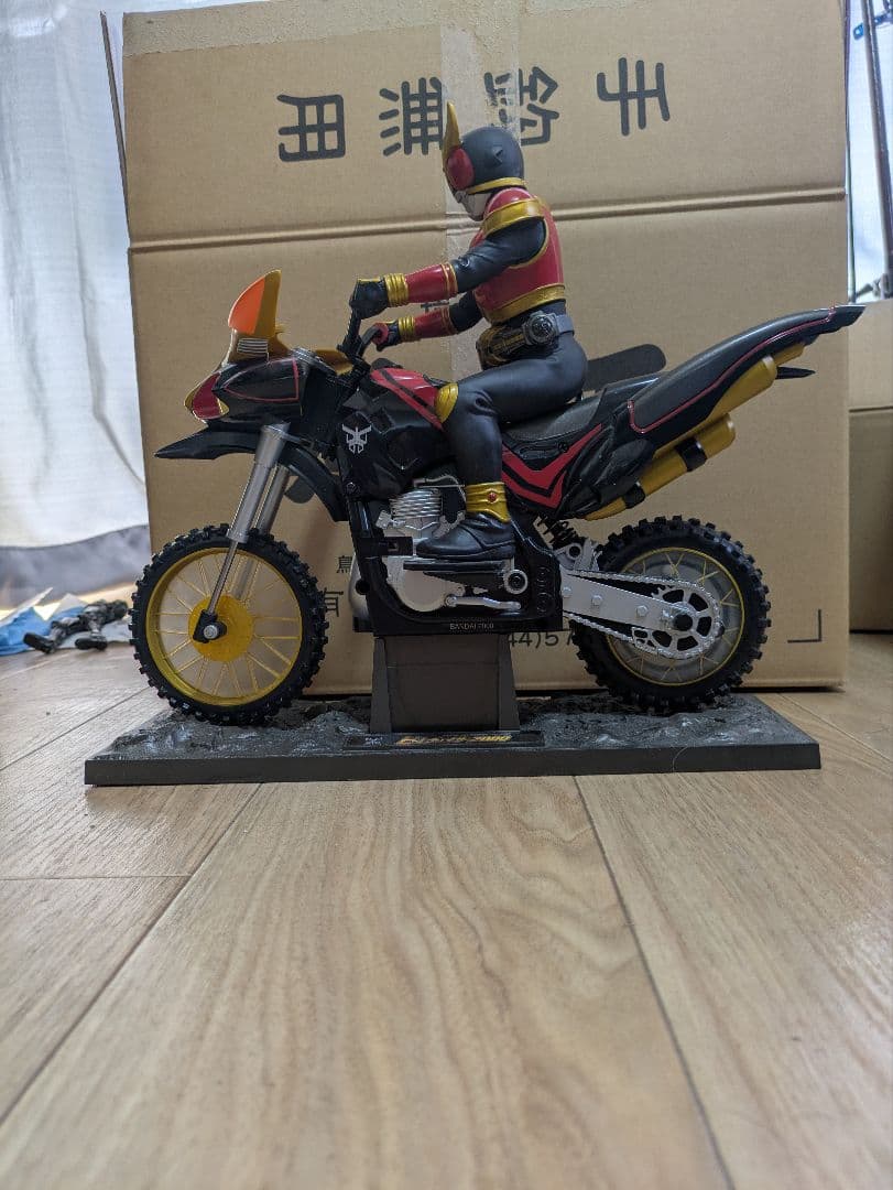 仮面ライダー クウガビートチェイサー2000ラジコン