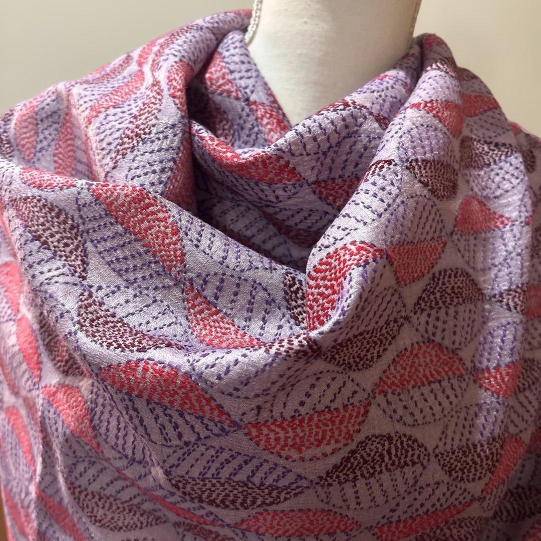 タッサーシルクストール　総刺繍　カンタ　野蚕ストール　シルク100%