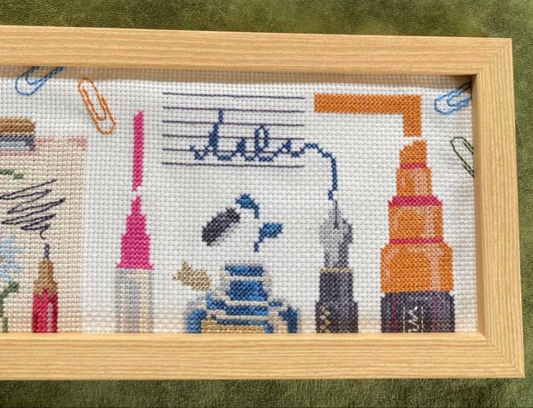 【完成品】〈文具コレクション〉クロスステッチ　額付き